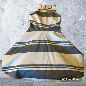 Elizabeth and James Gray and White Dress no Sleeves with a Zipper size 2